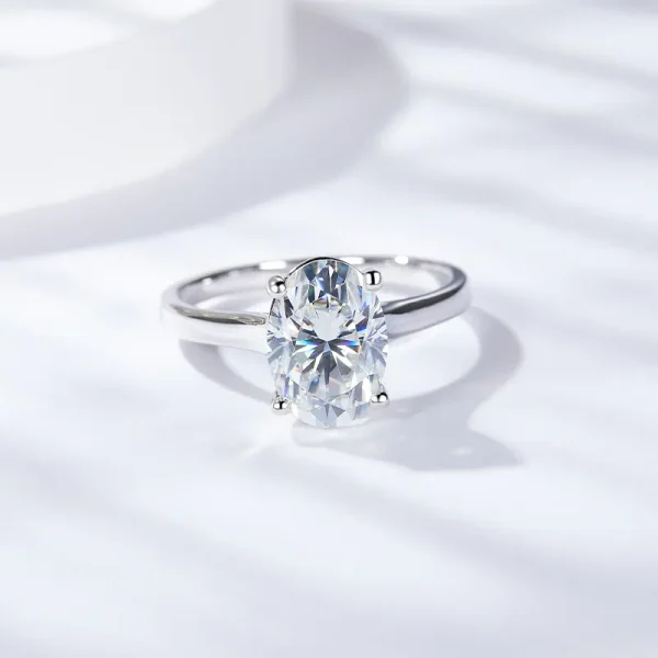 Moissanite Solitaire 2.5carat Oval Diamond Ring Moissanite Solitaire 2.5carat Oval Diamond Ring
