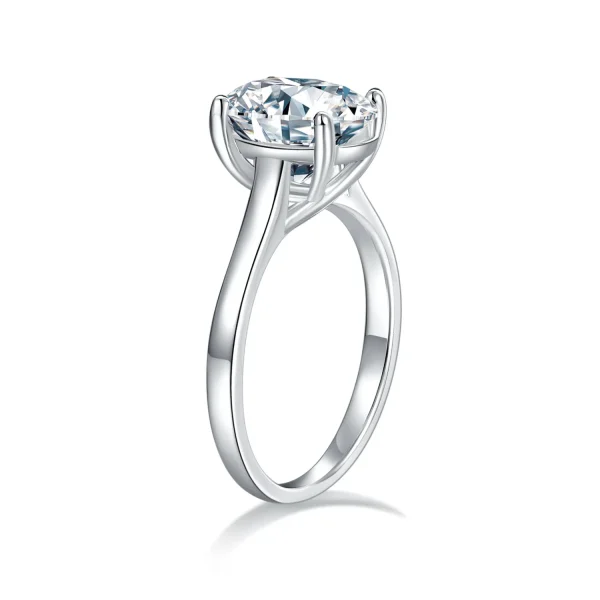 Moissanite Solitaire 2.5carat Oval Diamond Ring Moissanite Solitaire 2.5carat Oval Diamond Ring