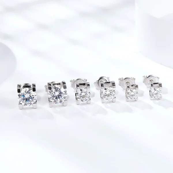 Moissanite Stud 1.0carat Round Diamond Earrings
